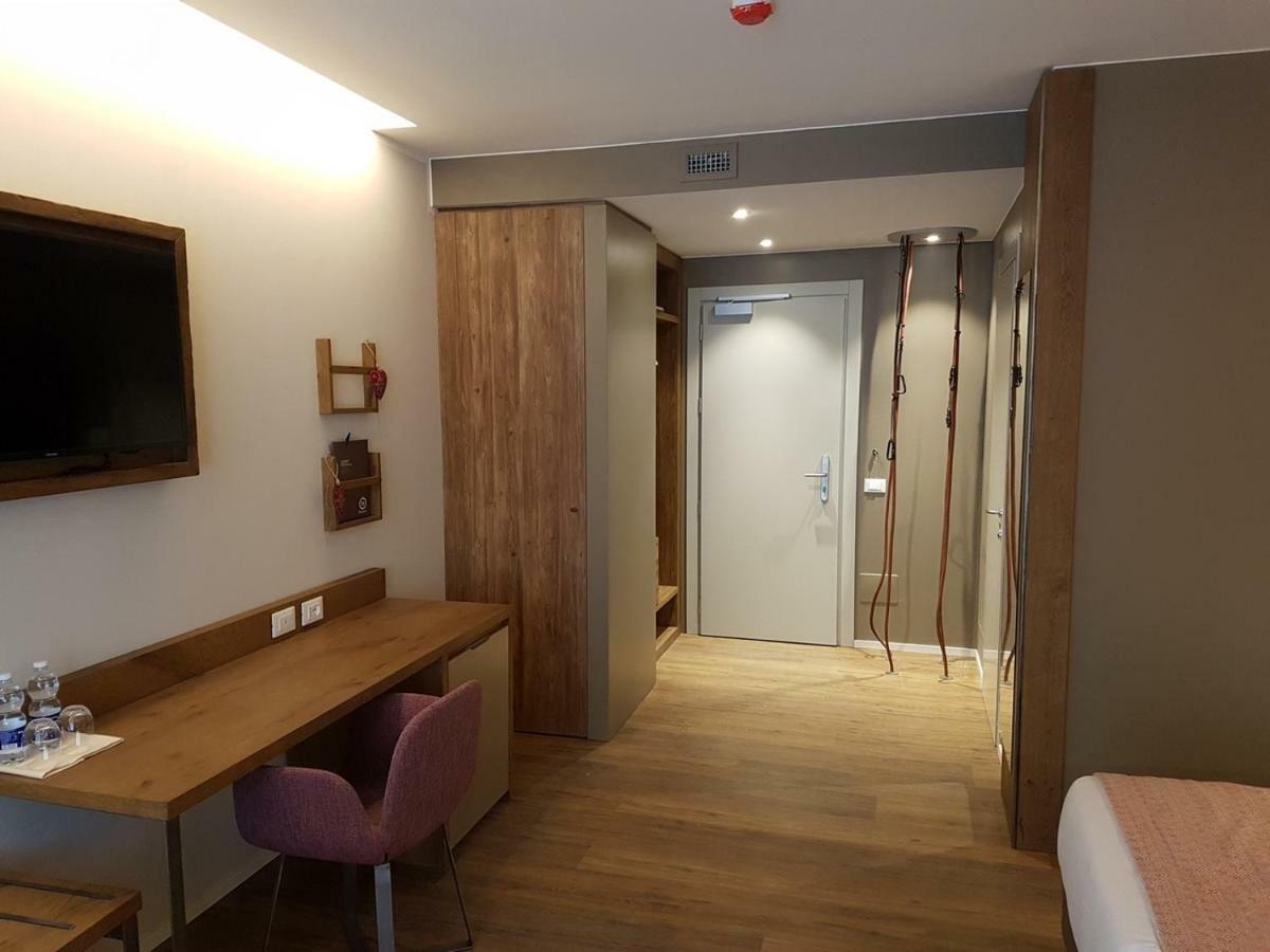 Hotel Th 4*